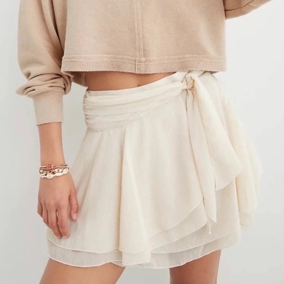 aerie Dresses & Skirts - NWT AERIE Chiffon wrap, mini skirt size S small cream